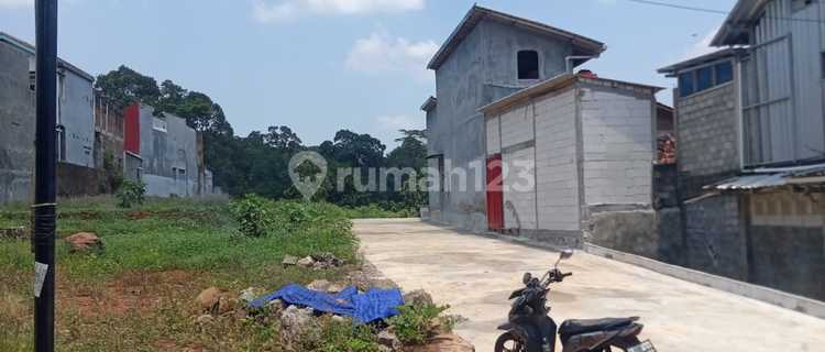 Land on the roadside of Sumur Rejo, near Amongrogo Park 1