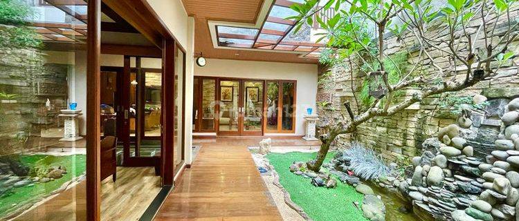 Amazing House With Great Location In Villa Permata Gading.  1