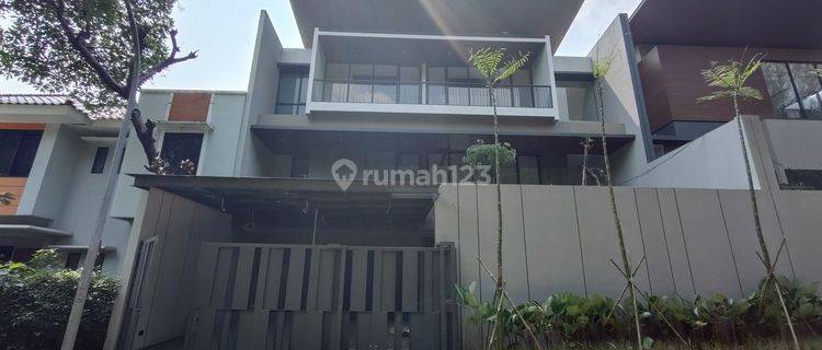 Rumah Dengan Private Pool Dan Lift di Sentul City, Bogor 1