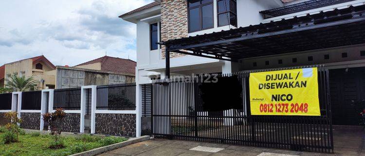 Rumah di area Ahmad Yani 2 Lantai SHM Bagus Timur 1