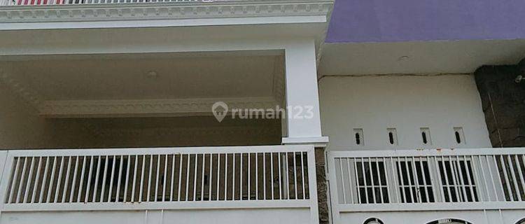 Dijual harga BU, Rumah 2 lt Jambangan 3 kamar tidur Nego 1