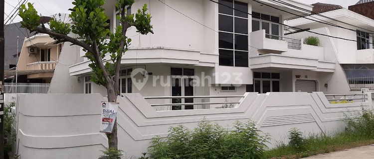 Disewakan Rumah Luas 2 Lantai 1