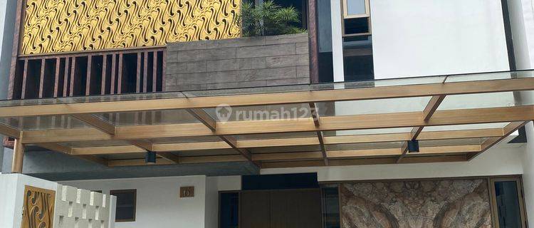  Rumah 3 Lantai Semi Furnished Baru di Puri 11 1