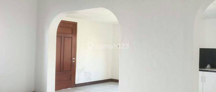 Rumah Multifungsi Strategis di Mainroad Jalan Cipaganti, Bandung 1