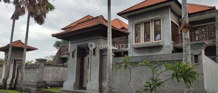 Villa Mewah Dan Luas Di Pering Gianyar 1