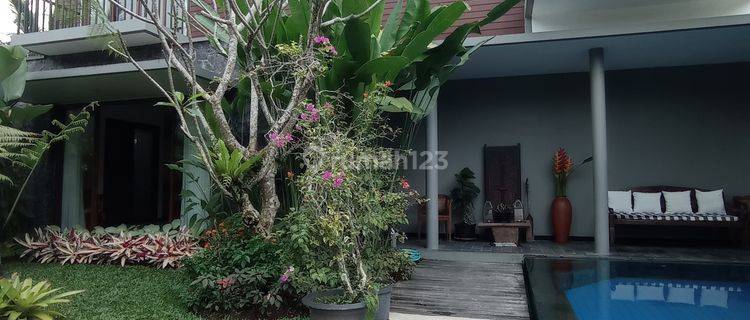 Luxury Villa In Ubud With Swimming Pool And Rice Field View 1