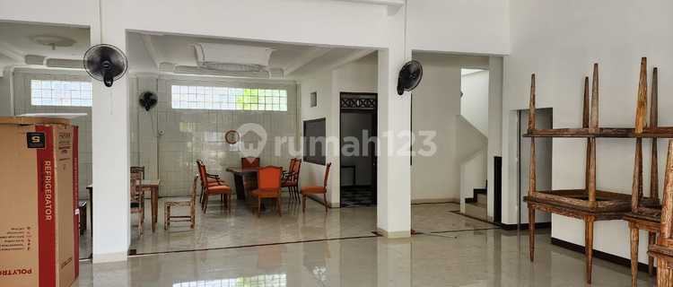 Quick Sale House + Shop in Strategic and Premium Kuta Area 1