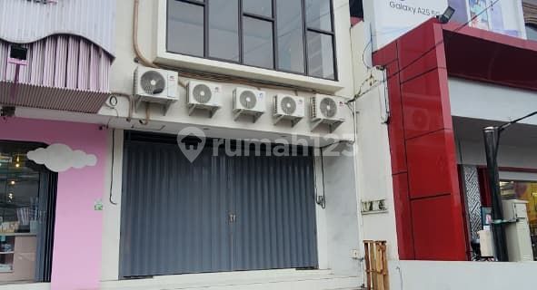3-Story Shop House in Central Digatot Subroto Business Area, Denpasar 1