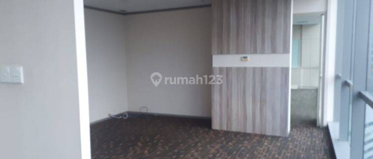 Sewa Ruang Office Gandaria 8 Jakarta Selatan 315m2 Lantai Tinggi 1