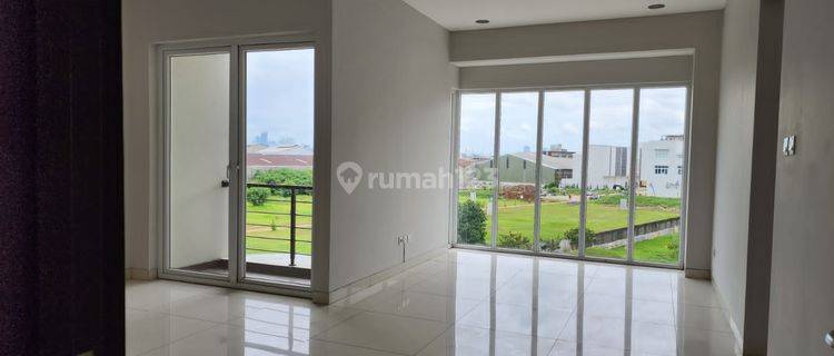 Rumah Hook Grisenda Pik Cluster Lucky Park Borealis 3 Lantai SHM 1