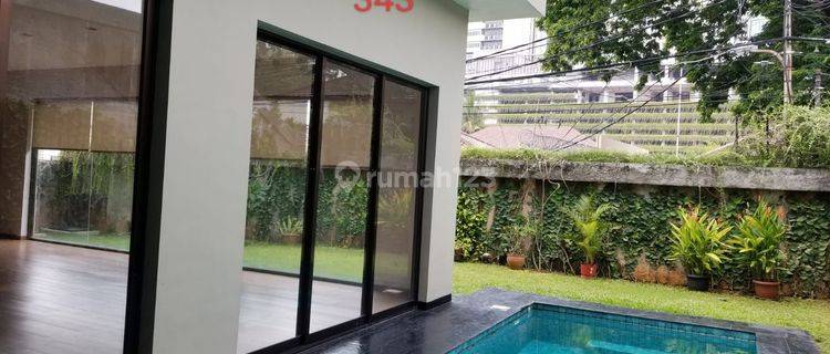 Rumah di Kemang 2 Lantai SHM Bagus Pool  1