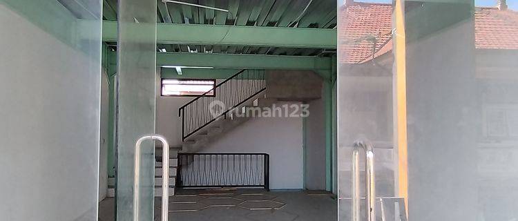 3 Storey Shophouse in Shortcut Canggu Near Berawa Beach 1