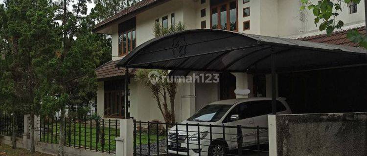 Rumah Terawat Hook 2 Lantai Di Kembar Regol Bandung  1