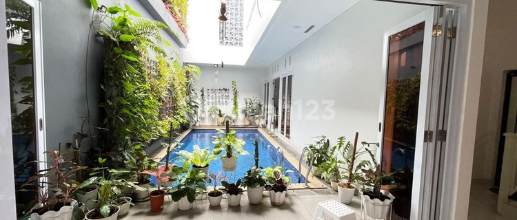 Rumah Mewah Minimalis Modern Ada Kolam Renang di Arcamanik Endah 1