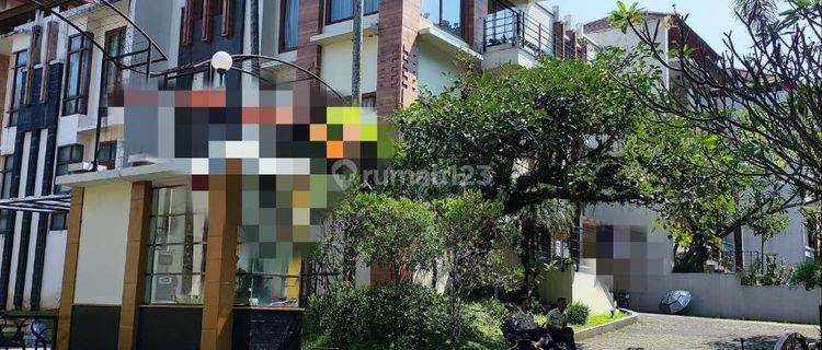 Rumah Mewah Komplek Townhouse di Ciumbuleuit Unpar  1