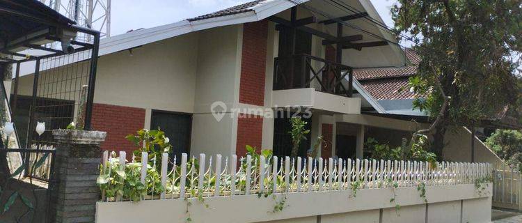 Rumah Tinggal Minimalis Terawat Dalam Komplek Cikutra 1