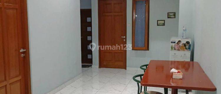 Rumah 2 Lantai di Sayap Jalan Pahlawan kondisi Bagus 1