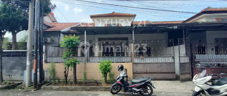 Ready-to-Occupy House in Taman Kopo Indah 3, Bandung Regency 1