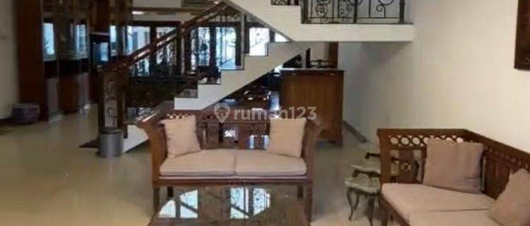 Rumah Lux Bagus Furnished di Setra Duta, Bandung 1