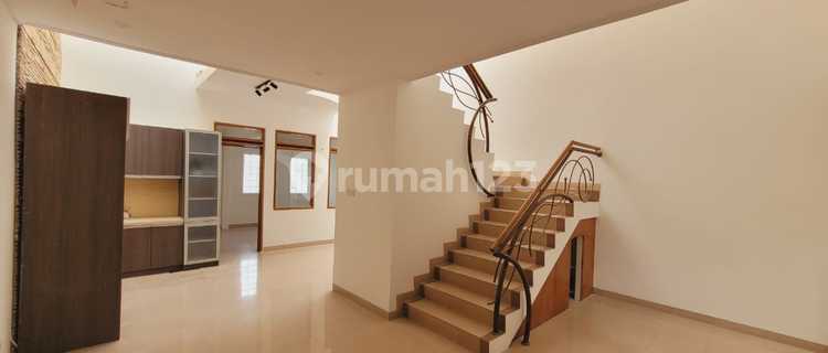 Nice 2-Story House in Setra Duta, Bandung 1