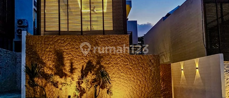 Modern Minimalist Villa in Nusa Dua Fully Furnished 1