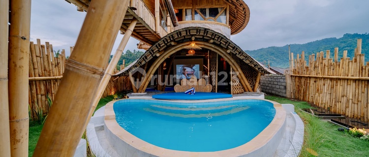 Villa Bambu Brand New dengan Private Pool & Jacuzzi di Karangasem 1