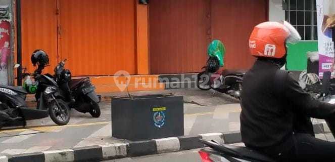 Ready-to-Use Shop House in Margonda, Prime and Strategic Location, Negotiable 1