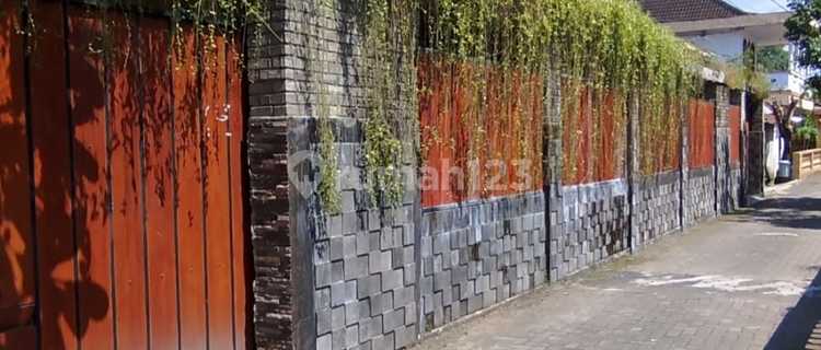 Villa House Suitable for Homestay in Maguwoharjo, Sleman 1