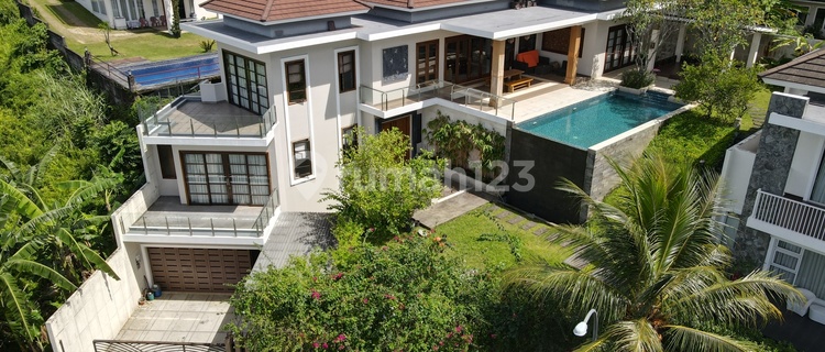 A Bali-Style House That Looks Comfortable, Complete With a Swimming Pool in Sentul City. 1