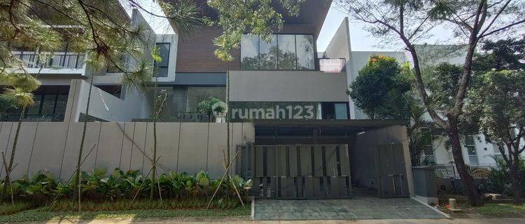 Rumah Modern 2 Lantai Dilengkapi Kolam Renang Dan Lift SHM di Sentul City, Bogor 1