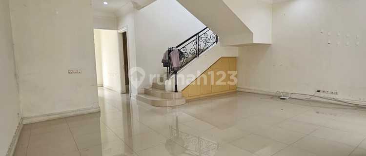 Nice House Ready to Occupy Premier Golf Residence Modernland Tangerang 1