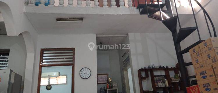 Rumah di Jl. Tawakal Raya Grogol Petamburan, SHM Butuh Renovasi 1