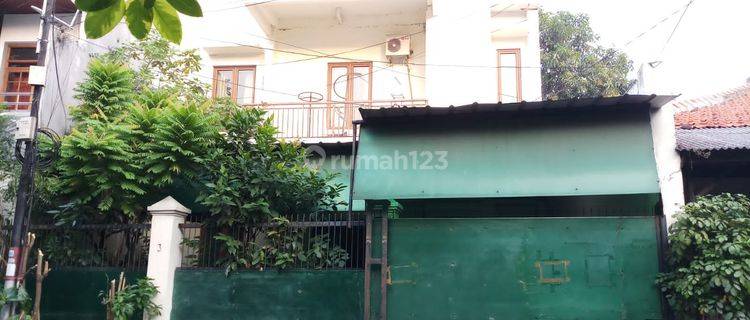 Rumah 2 Lantai Furnished Siap Huni Jalan 2 Mobil Lokasi Strategis 1