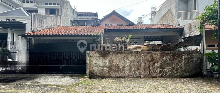 Rumah Lama Jl. Mendawai 4 Akses Jalan Lebar Menghadap Taman 1