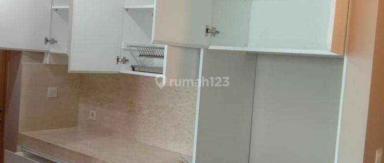 Apartemen Holland Village 2 Br Bagus Semi Furnished Siap Huni 1