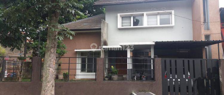 Rumah 2 Lantai Furnished di Cibabat Cimahi Dalam Komplek 1