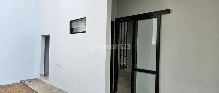 Rumah 2 lantai di perumahan elite 1