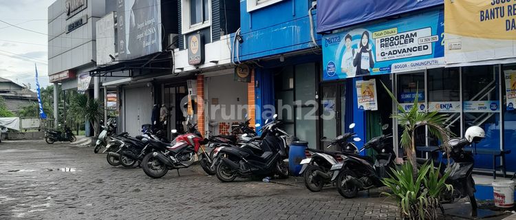 For Quick Sale: 3-Story Shop House in Putri Indah Estate Complex, Gunung Putri Main Road*strategic location 1