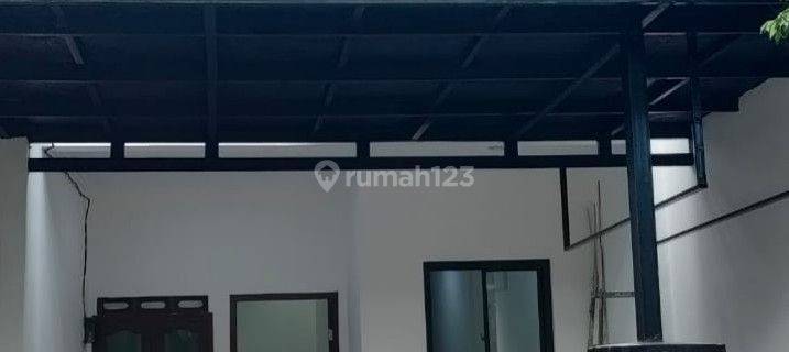 Rumah Minimalis Baru Komplek One Gate System di Kampung Ambon
 1