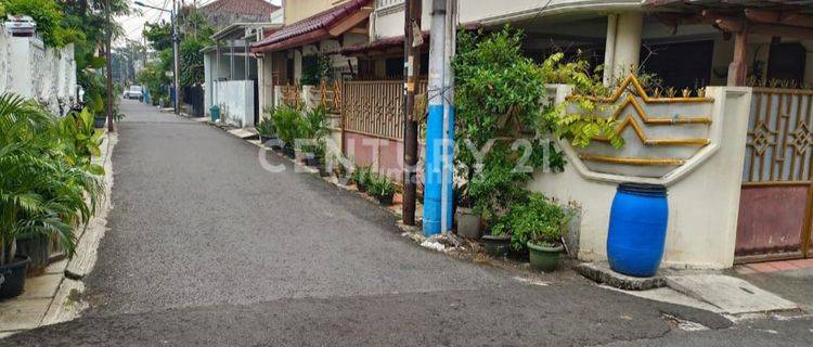 Rumah Paling Murah Kampung Ambon Jl. Alat Bangunan 1