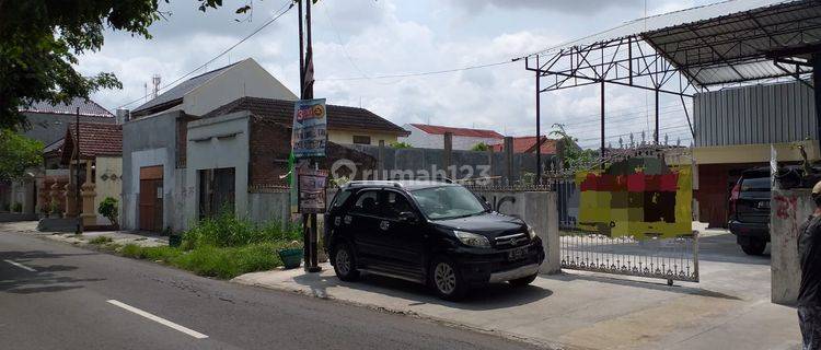 Disewa Ruang Usaha Strategis di Gentan Solo Sukoharjo 1