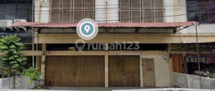 FOR RENT: ATTACHED SHOPHOUSE Near Pekanbaru Mall 1