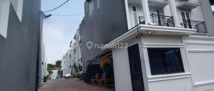 Rumah 3Lantai Bagus American Classic di Jagakarsa Jakarta Selatan 1