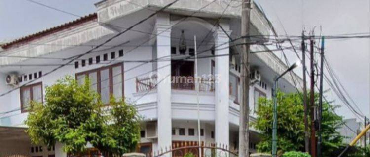 Rumah Bagus Hook Semi Furnished SHM Bintaro, Tangerang Selatan 1