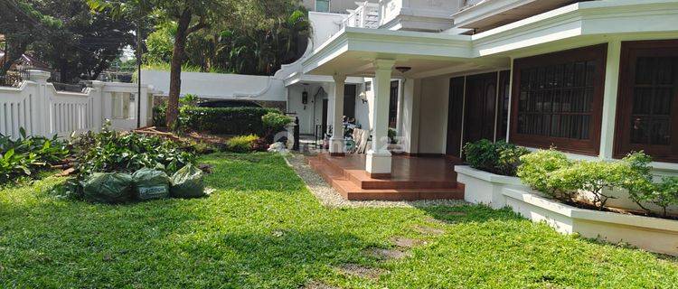 Rumah Mewah Dengan Kolam Renang di Menteng Jakarta Pusat  1