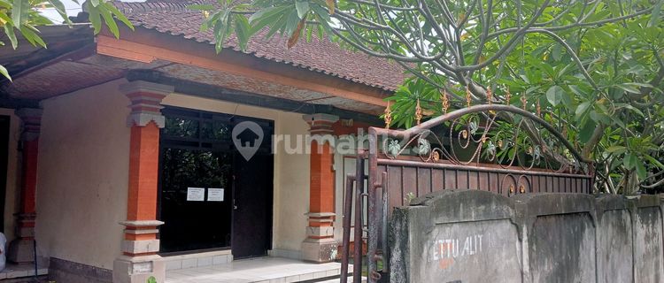 Disewakan Rumah Pusat Kota Karangasem Bali Cocok untuk Kantor dan Tempat Tinggal 1
