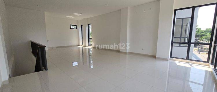 Ruko 3 lantai Bagus gandeng hoek BSD Green Wich, Tangerang 1