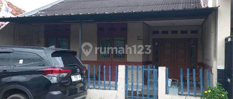 For Quick Sale House Near Railway Station in Tangerang Judicial Complex 1
