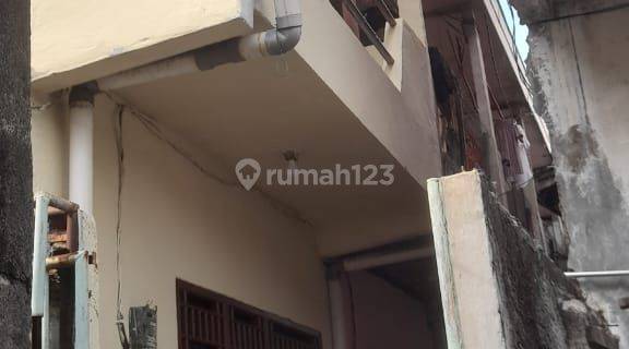 Di Sewa Rumah  Gang Rakyat 2 Lantai Jakarta Barat 1