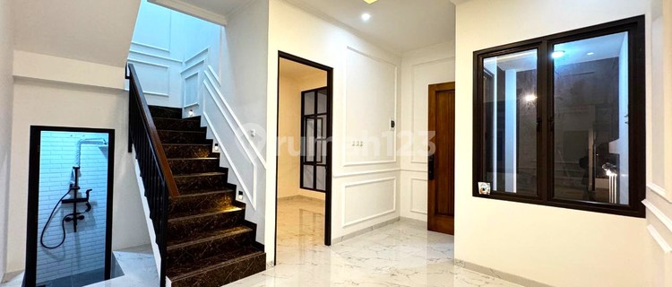 RUMAH 2 LANTAI SIAP HUNI LOKASI STRATEGIS 1